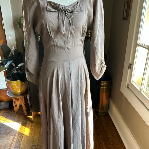 Vintage Taupe Long Sleeve Dress - Picture 2 of 8